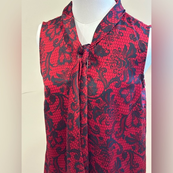 Halogen Red & Black Sateen Floral Print Sleeveless. Tie In Front Sz XS. - Picture 2 of 13